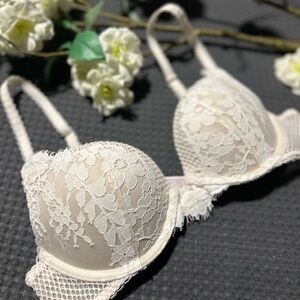 Victoria's Secret Cream Lace Bra
